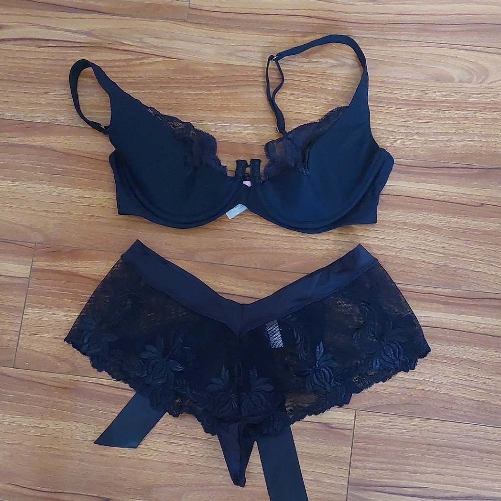 Victoria's Secret Black Lace Underwire Bra with Lace Boyshorts